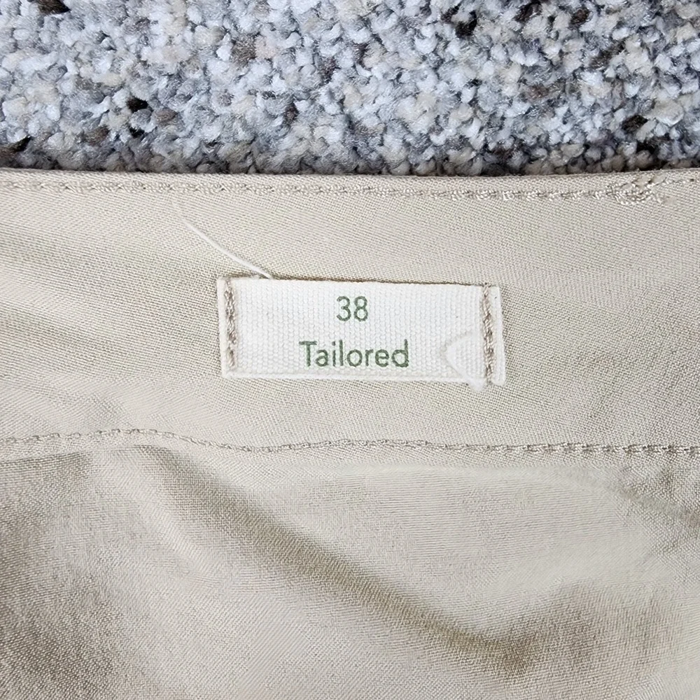 tasc Performance Shorts Mens 38 Tailored Khaki Bamboo Stretch Good